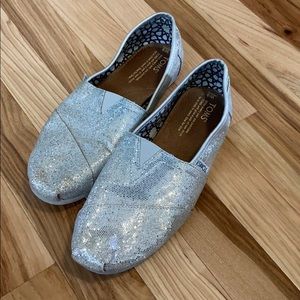 TOMS silver sparkle women’s ALPARGATAS